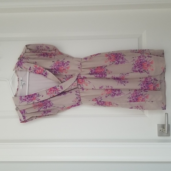 Floral Chiffon Cuffed Short Sleeve V Neck Dress - Picture 1 of 8